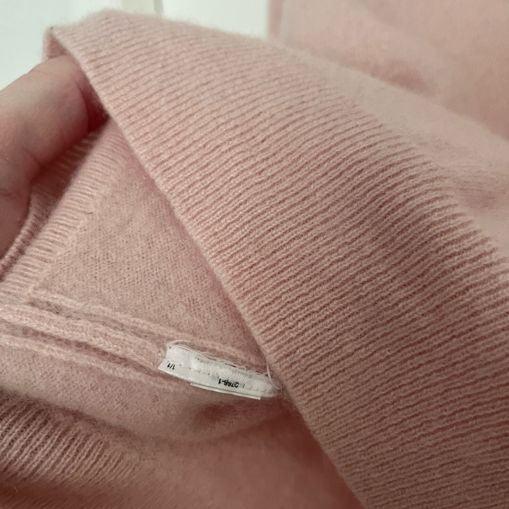 Banana Republic Cashmere Sweater - Picture 4 of 4